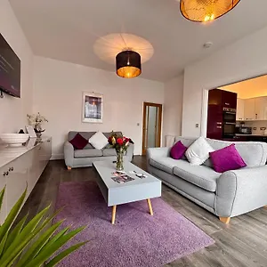 Apartment Franks 2 - Outdoor Balconies - Sleeps 8, Blackpool